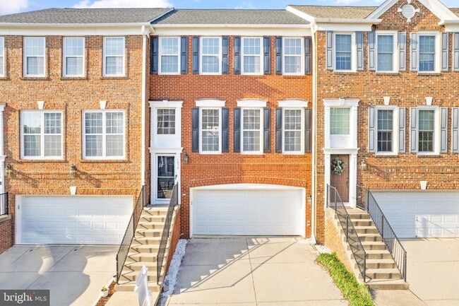 Building Photo - 7056 Courtyard Way