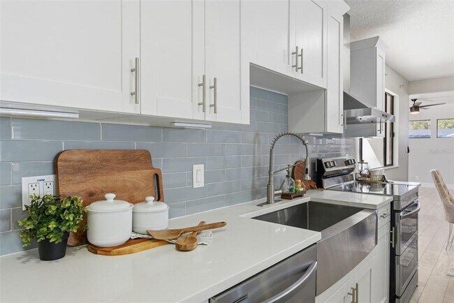 Building Photo - 1566 Woodfield Ct