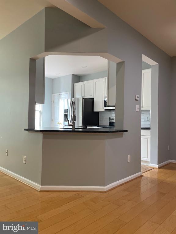 Building Photo - 30 Bridle Ct