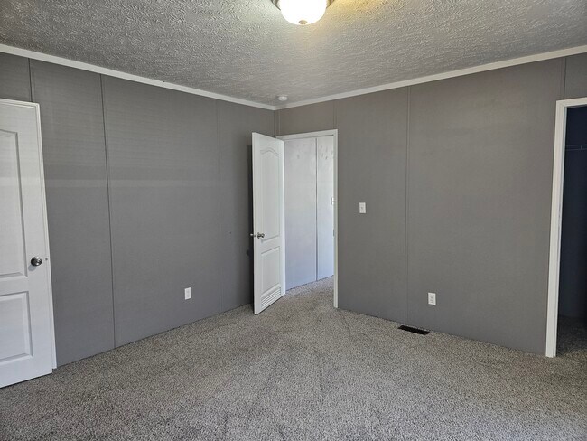 Building Photo - 116 Lynnwood Cir