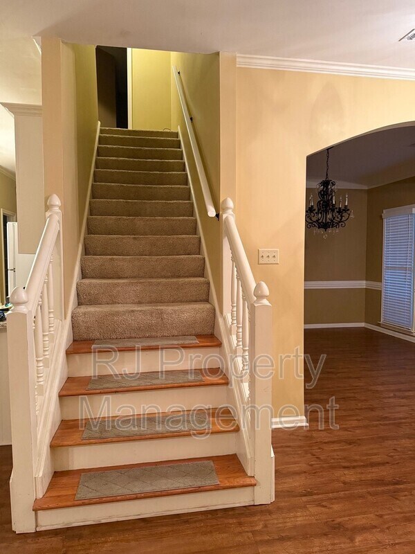 Building Photo - 8610 Dena Cove W