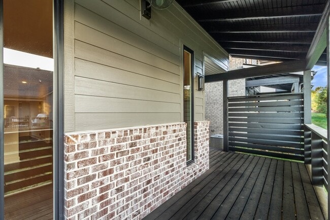 Building Photo - 4 Dutch Dr