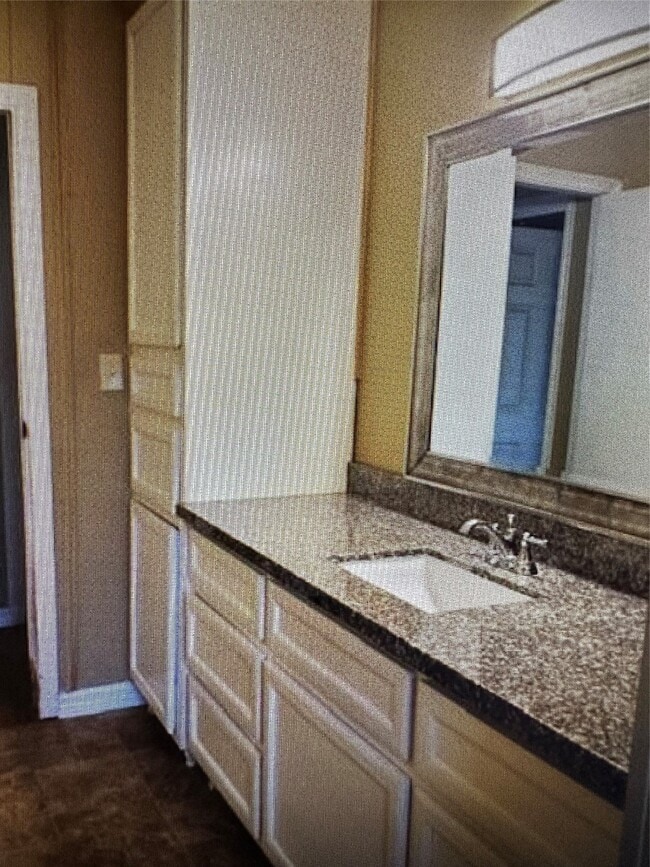 Building Photo - 27418 Lily Ct