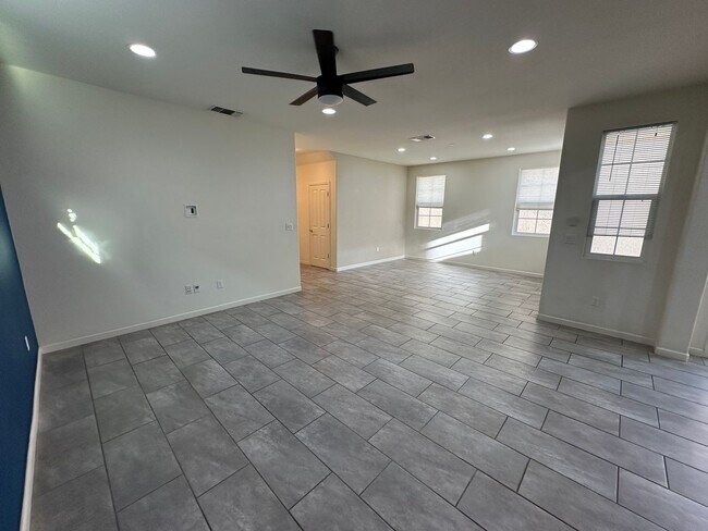 Building Photo - Beautiful 4 Bedroom, 3 Bath Mountain House Home