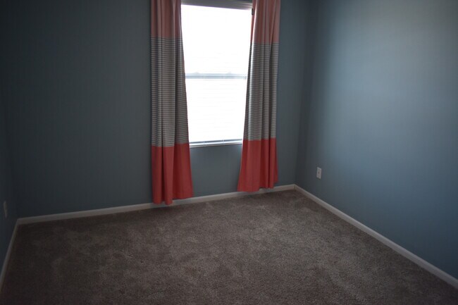 Building Photo - 5294 Platinum Dr