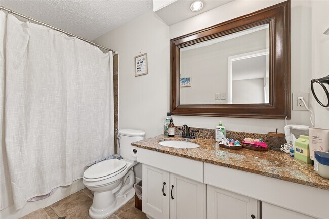 Building Photo - 15843 Foxgate Rd