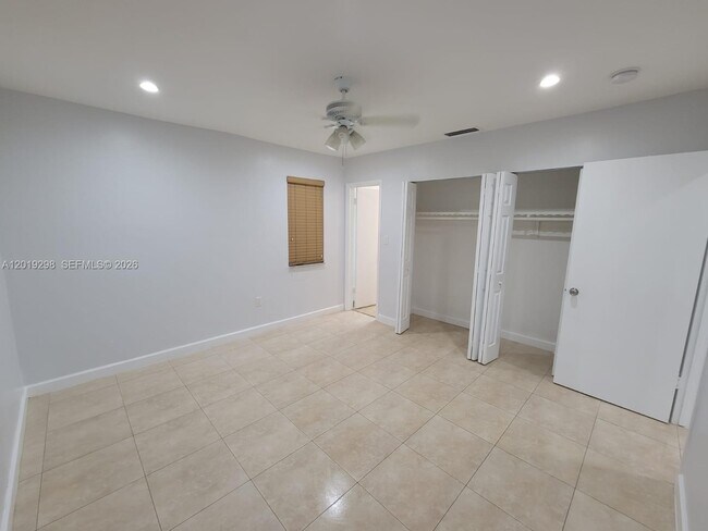 Building Photo - 5780 SW 61st St