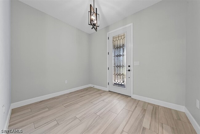 Building Photo - 2038 Grove Dr