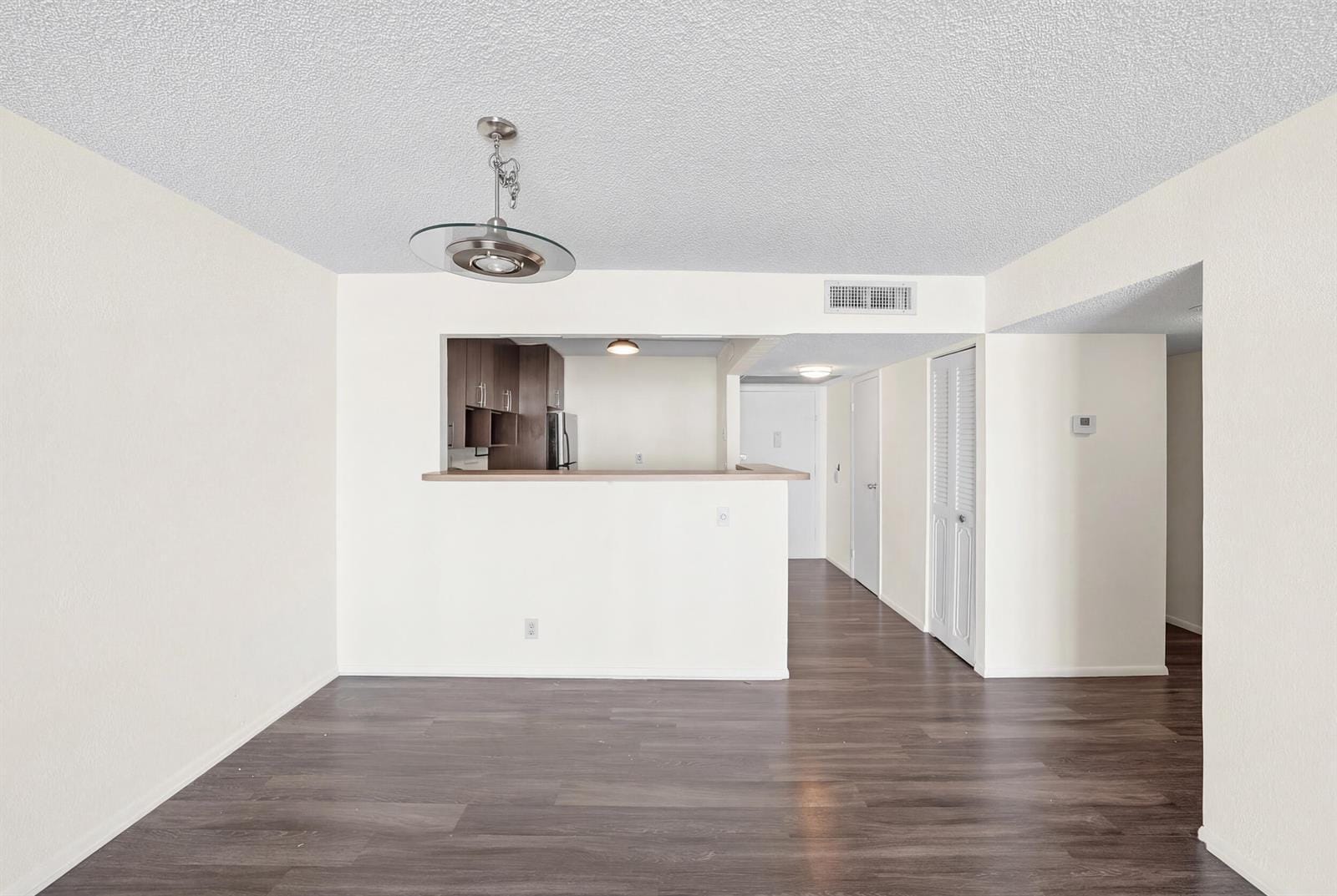 Building Photo - 1000 Parkview Dr