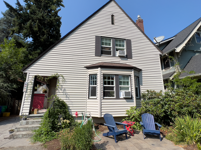 Building Photo - Irvington Neighborhood ~ Charming 2 Bedroo...