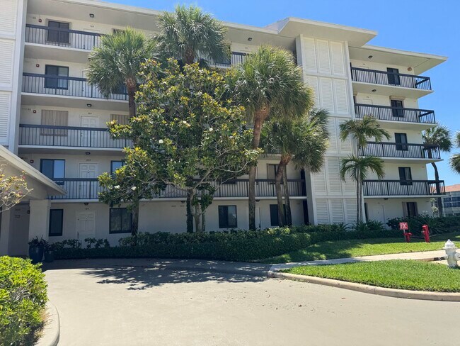 Building Photo - 101 S Seas Dr
