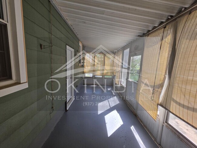 Building Photo - 1425 Canfield Ave
