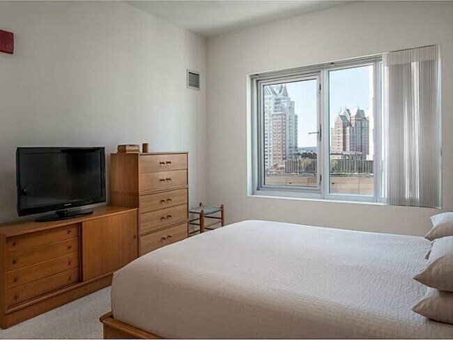 Building Photo - 100 W Exchange St