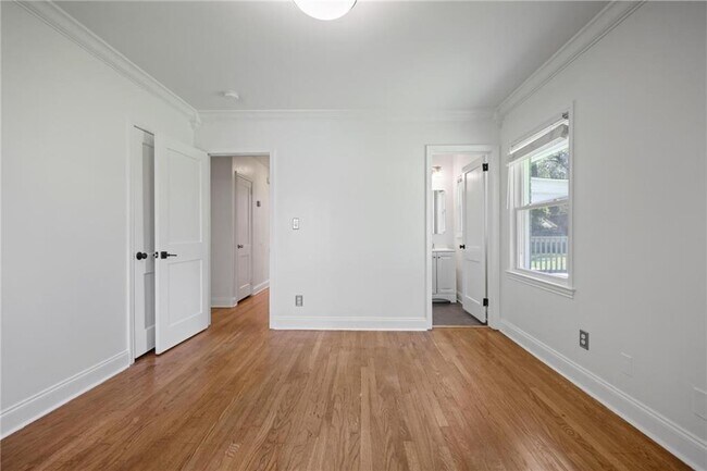 Building Photo - 2134 Beecher Cir SW