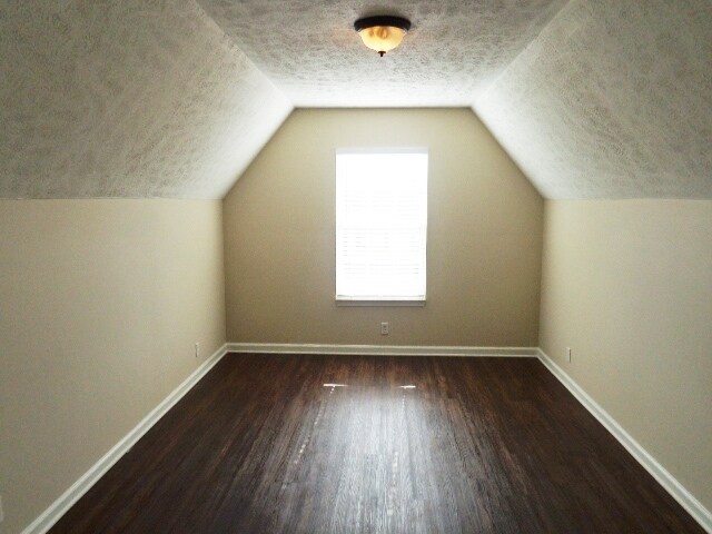 Building Photo - 2836 Islington Dr