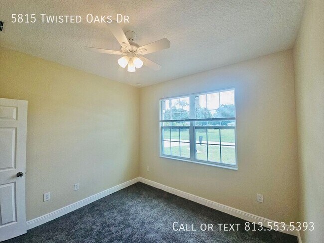 Building Photo - 5815 Twisted Oaks Dr