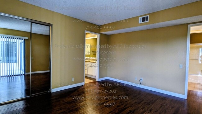 Building Photo - 7113 Apricot Dr