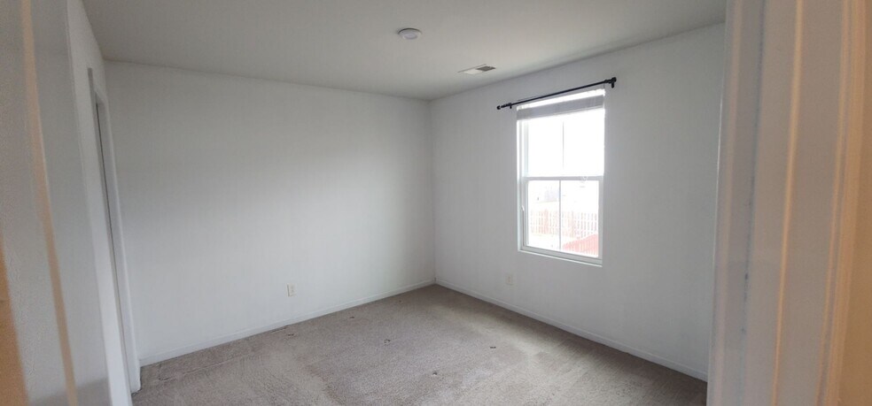 Building Photo - 612 Scribes Ln