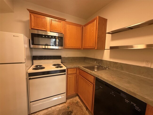 Building Photo - 1112 Lawrence St