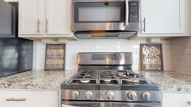 Building Photo - 5430 Camaguey St