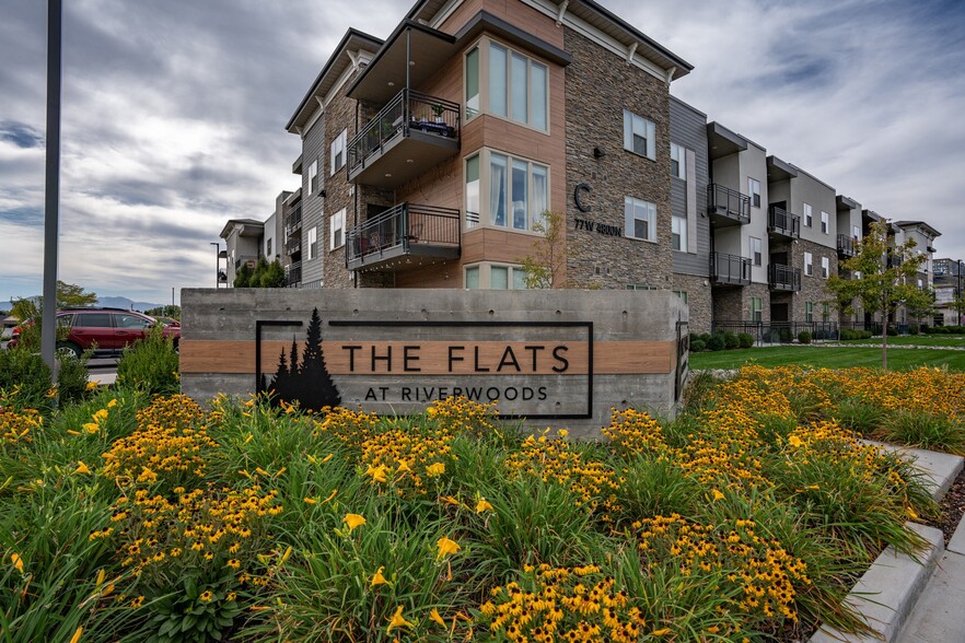 Primary Photo - The Flats at Riverwoods