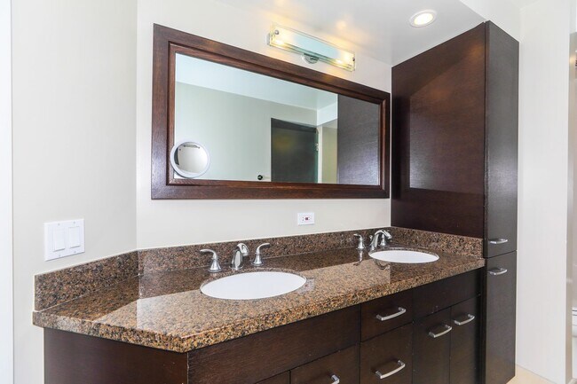 Building Photo - Allure Waikiki - 2 bedroom, 2 bath with 1 ...