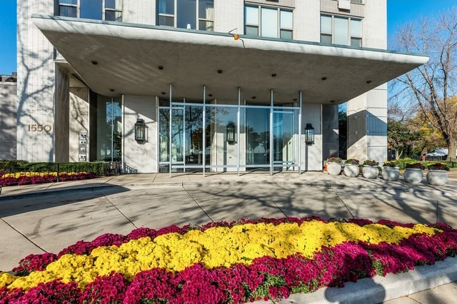 Building Photo - 1550 N Lake Shore Dr