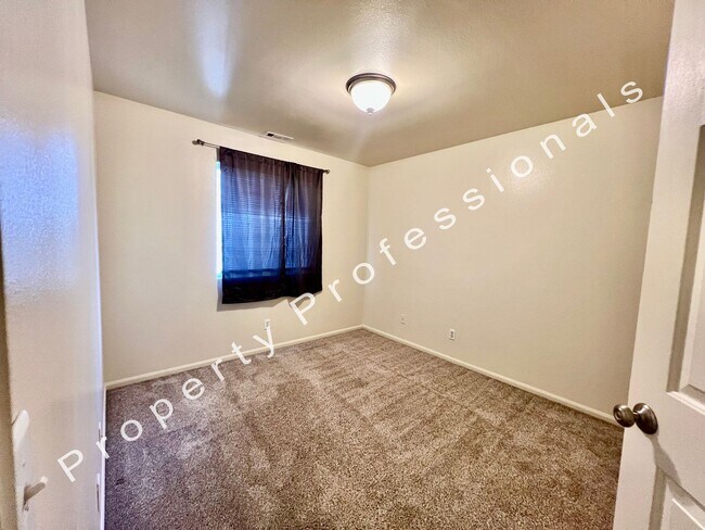 Building Photo - Townhouse in Silt for Rent