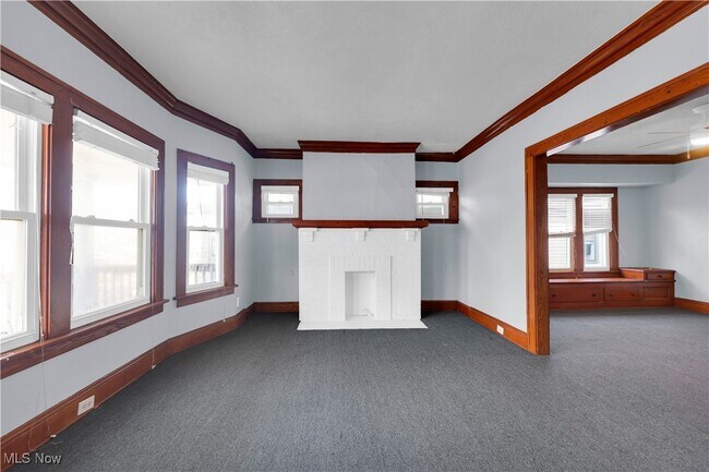 Building Photo - 917 Helmsdale Rd