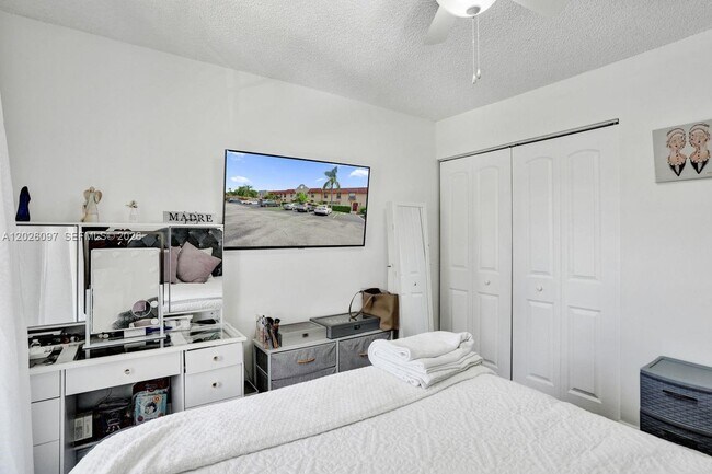 Building Photo - 7355 SW 26th Ct