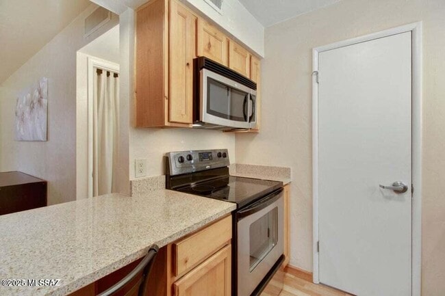 Building Photo - 55 N Cherry Ave