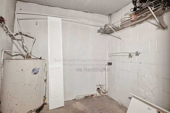 Building Photo - 1950 Bonneville Dr