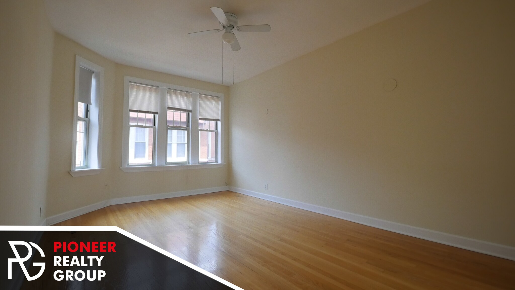 Building Photo - 556 W Aldine Ave