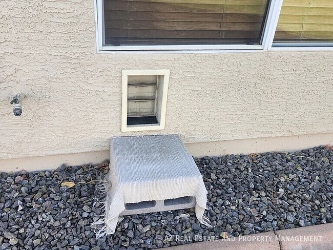 Building Photo - 8642 W Echo Ln