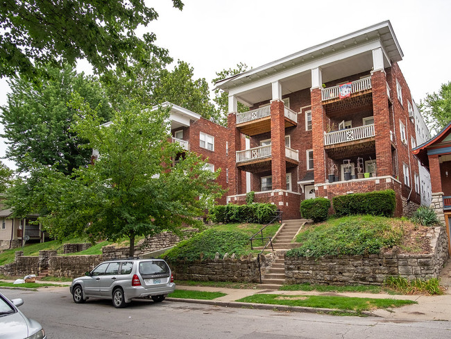 Primary Photo - Charlotte