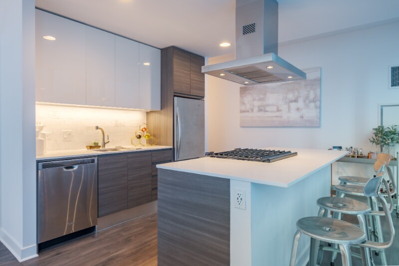 Building Photo - 206 W Hubbard St