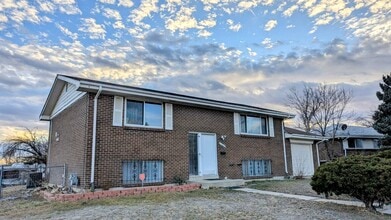 Building Photo - 1340 Dawson Dr