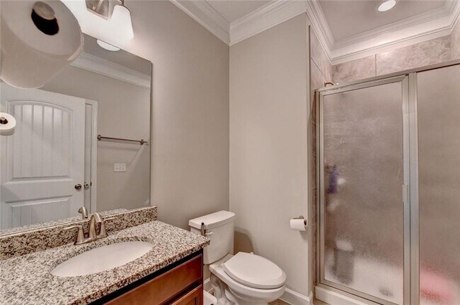 Building Photo - 6035 Ashborough Park