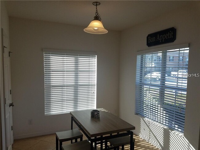 Building Photo - 2929 Sunstone Dr