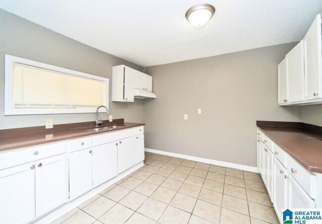 Building Photo - 25 Kendall Ave