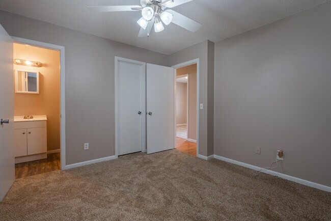 Building Photo - 174 Sequoia Cir