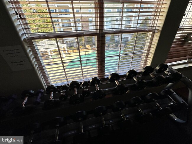 Building Photo - 12901 Centre Park Cir