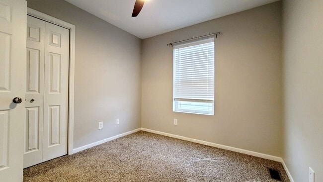 Building Photo - 1533 Tall Grass Prairie Dr