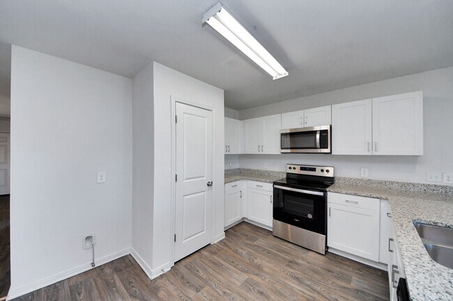 Building Photo - 164 Goldenrod