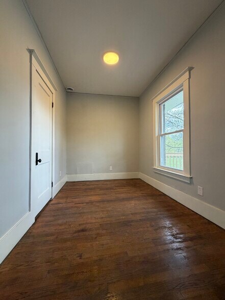 Building Photo - 3284 Northwestern St