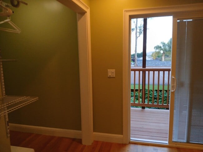 Building Photo - 421 Columbus St