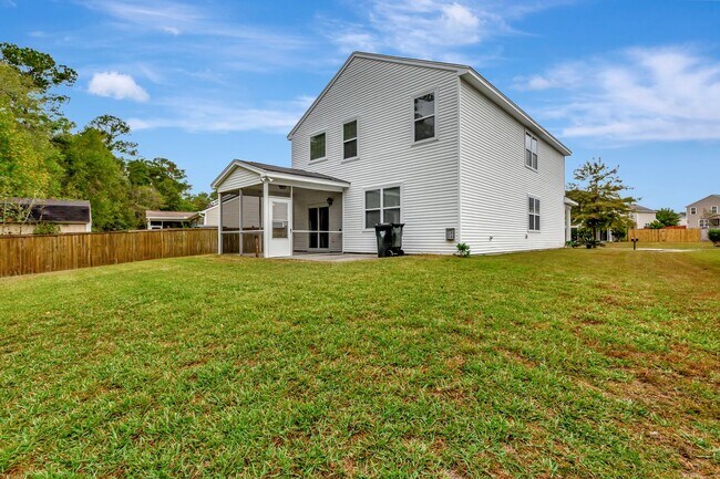 Building Photo - Spacious 3 Bedroom home in Mckwen!