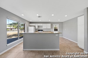 Building Photo - 308 E Cheryl Dr