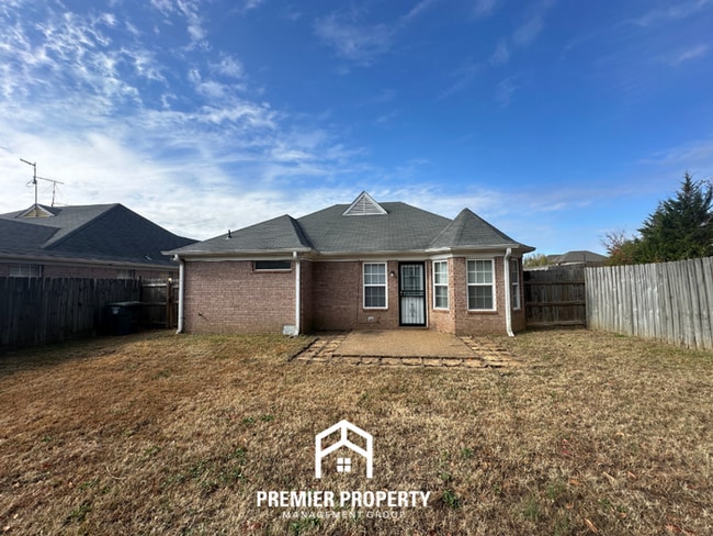 Building Photo - 2828 Breezy Ridge Trail