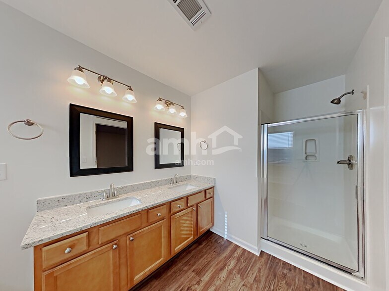 Building Photo - 1661 Stoney Chase Dr